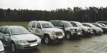 Akimirkos iš „Lietuvos metų automobilis 2002“ rinkimų