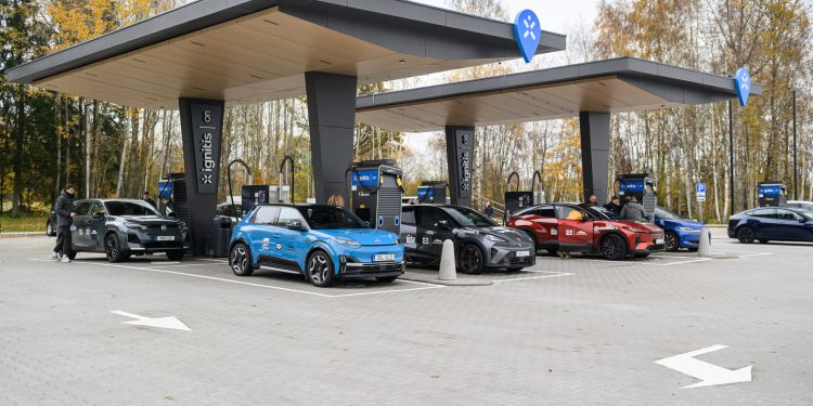 „Ignitis ON“ elektromobilių įkrovimo parkas Vėjukuose